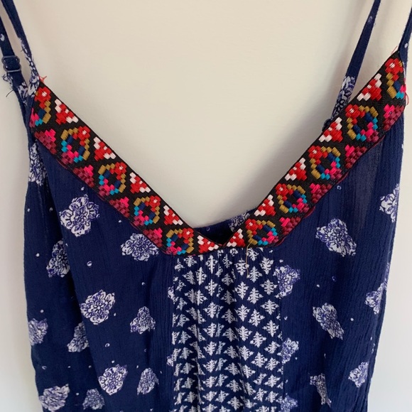 Patterned flow dress - Picture 3 of 4